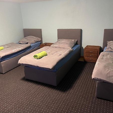 Chambre Avec 3 Lits Trier Ngoại thất bức ảnh